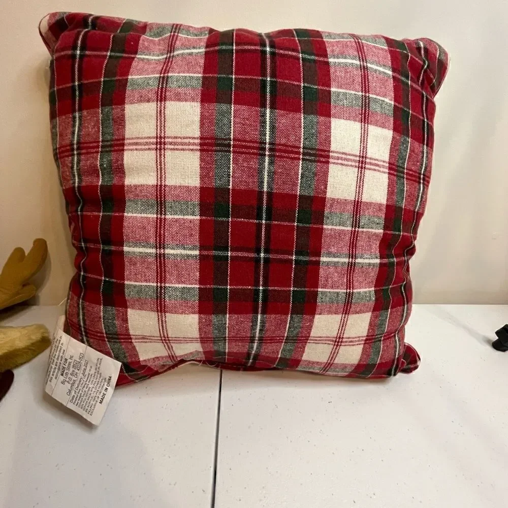 All Hearts come Home For The Holidays pillow